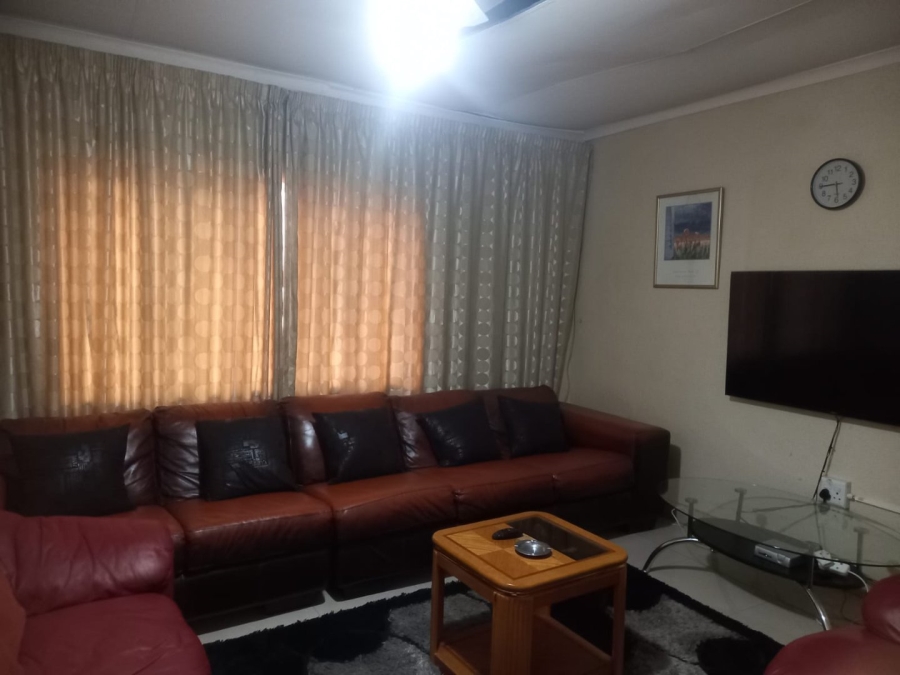 4 Bedroom Property for Sale in Manzil Park North West